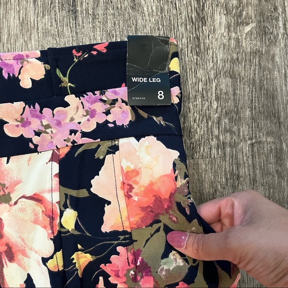 NWT New York & Company Colorful Floral Print High Waist Wide Leg Dress Pants 8 - Picture 7 of 12